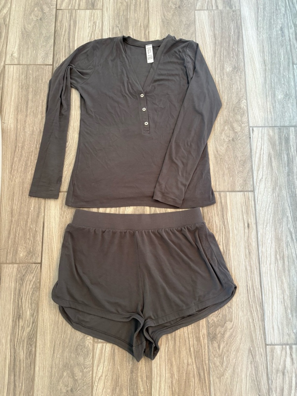 SPANX Gray  Long-Sleeve Henley Top & Elastic-Waist Shorts Sleep Set